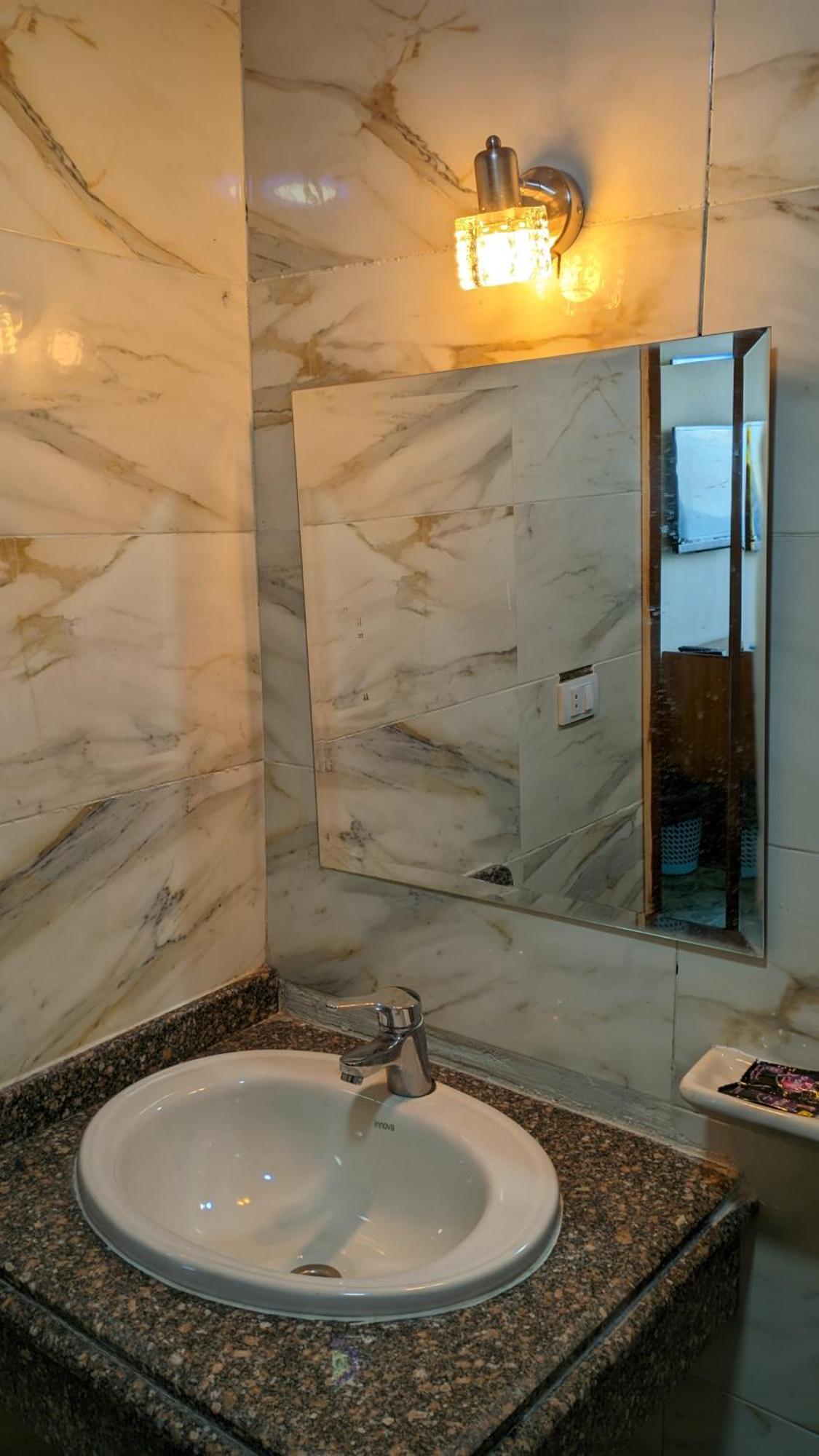 Royal Crown Hotel عائلات فقط Alexandria Exterior photo